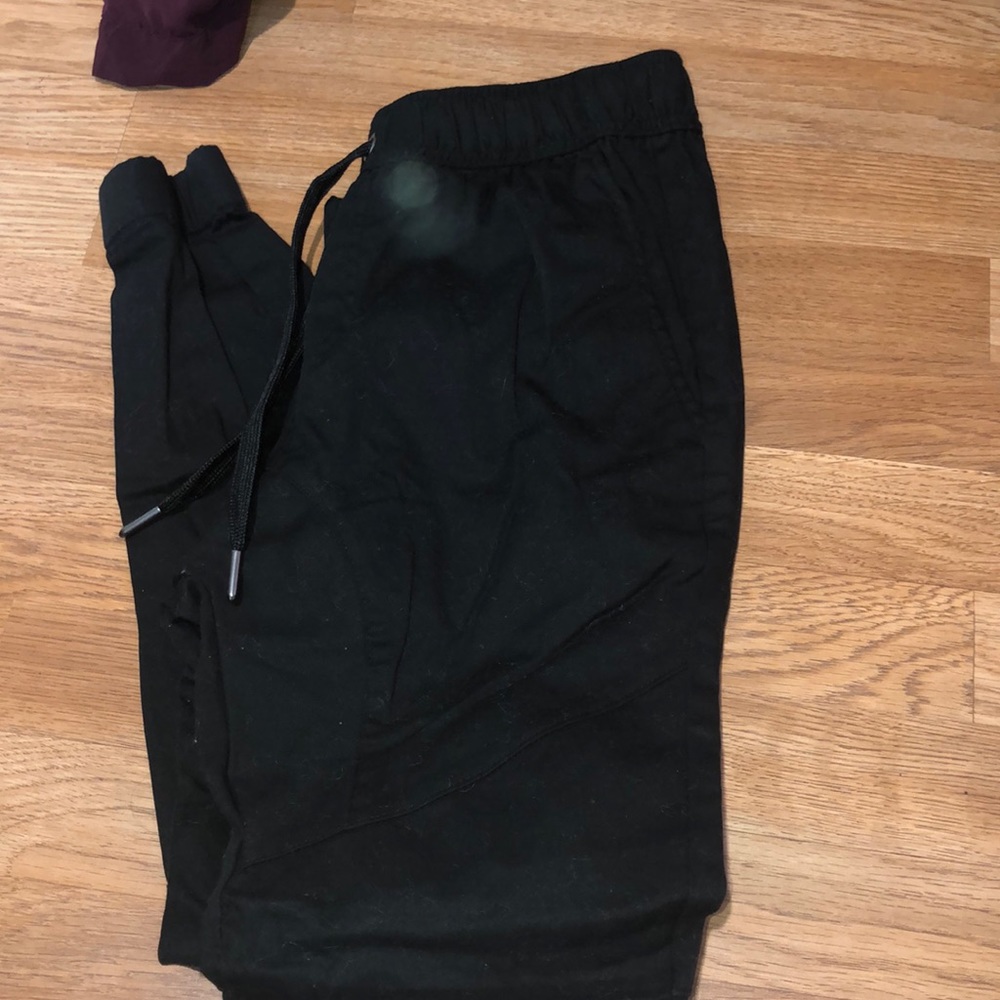 NEW WITHOUT TAGS KHAKI STYLE JOGGERS